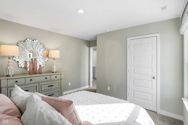 $352,690 | 1624 Hemlock Circle, Greenfield, IN 46140