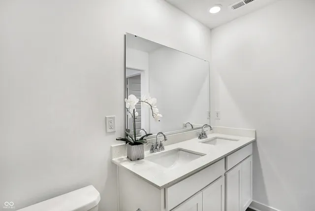 $352,690 | 1624 Hemlock Circle, Greenfield, IN 46140