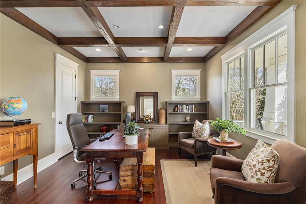 750 East Powderhorn Road Northeast Atlanta, GA 30342 - Photo 16 of 82