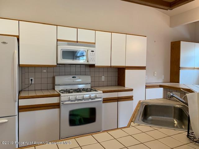 39 North Ridge Court Parachute, CO 81635 - Photo 9 of 22 Kitchen