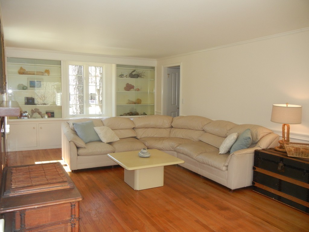 8 Russell Road Wilbraham, MA 01095 - Photo 3 of 28