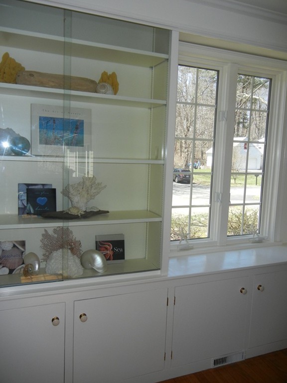 8 Russell Road Wilbraham, MA 01095 - Photo 4 of 28