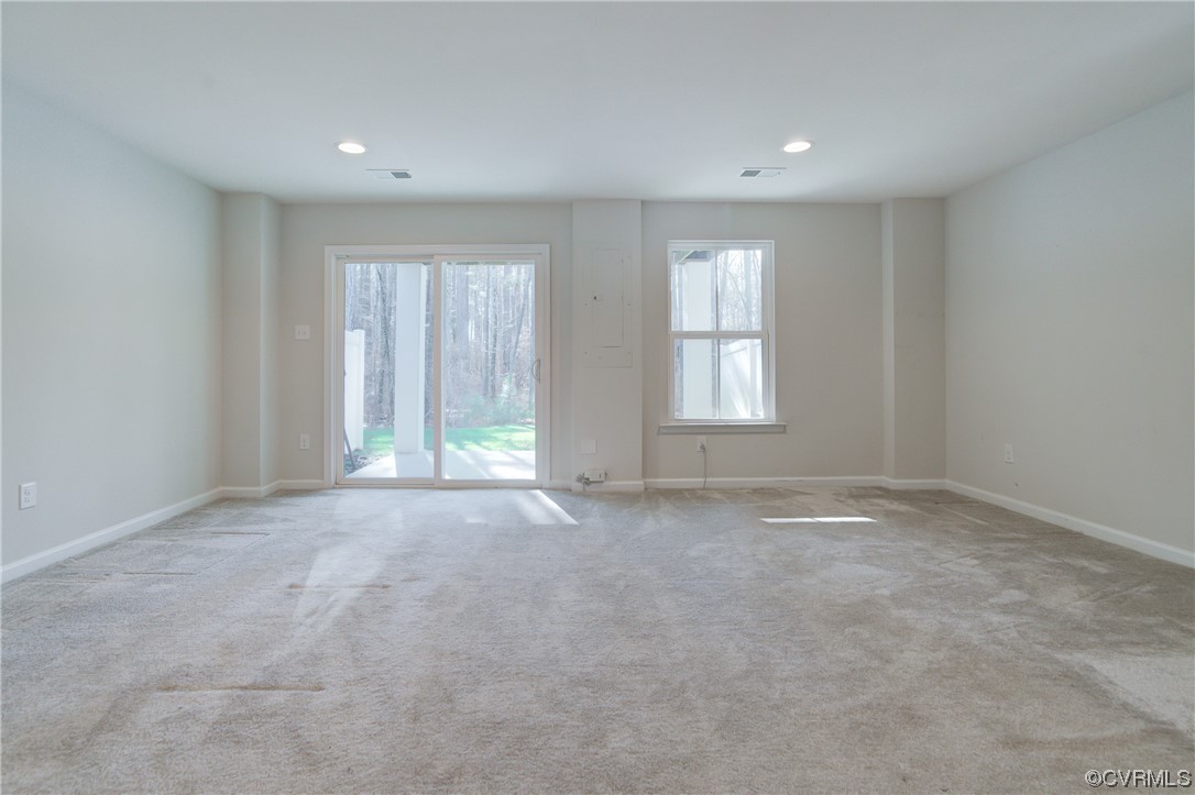 429 Crofton Village Terrace Midlothian, VA 23114 - Photo 5 of 35 an empty room with windows