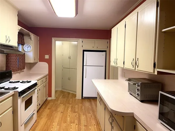 $162,860 | 421 South 8th Avenue, Teague, TX 75860