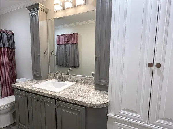 $162,860 | 421 South 8th Avenue, Teague, TX 75860