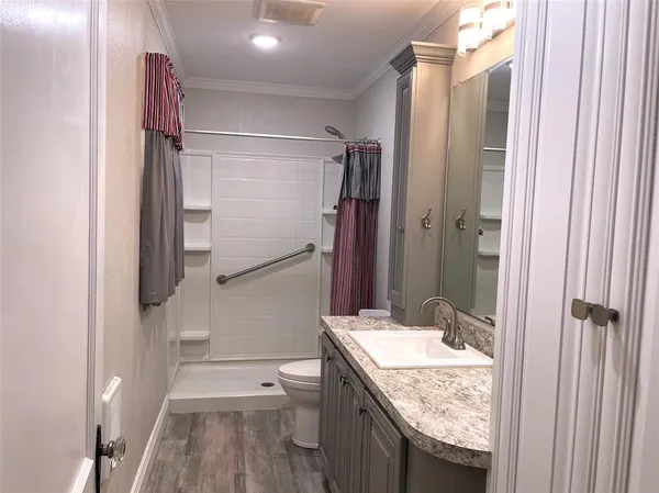 $162,860 | 421 South 8th Avenue, Teague, TX 75860