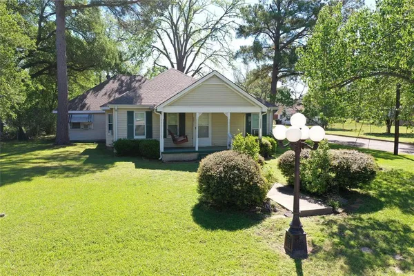 $162,860 | 421 South 8th Avenue, Teague, TX 75860