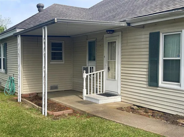 $162,860 | 421 South 8th Avenue, Teague, TX 75860