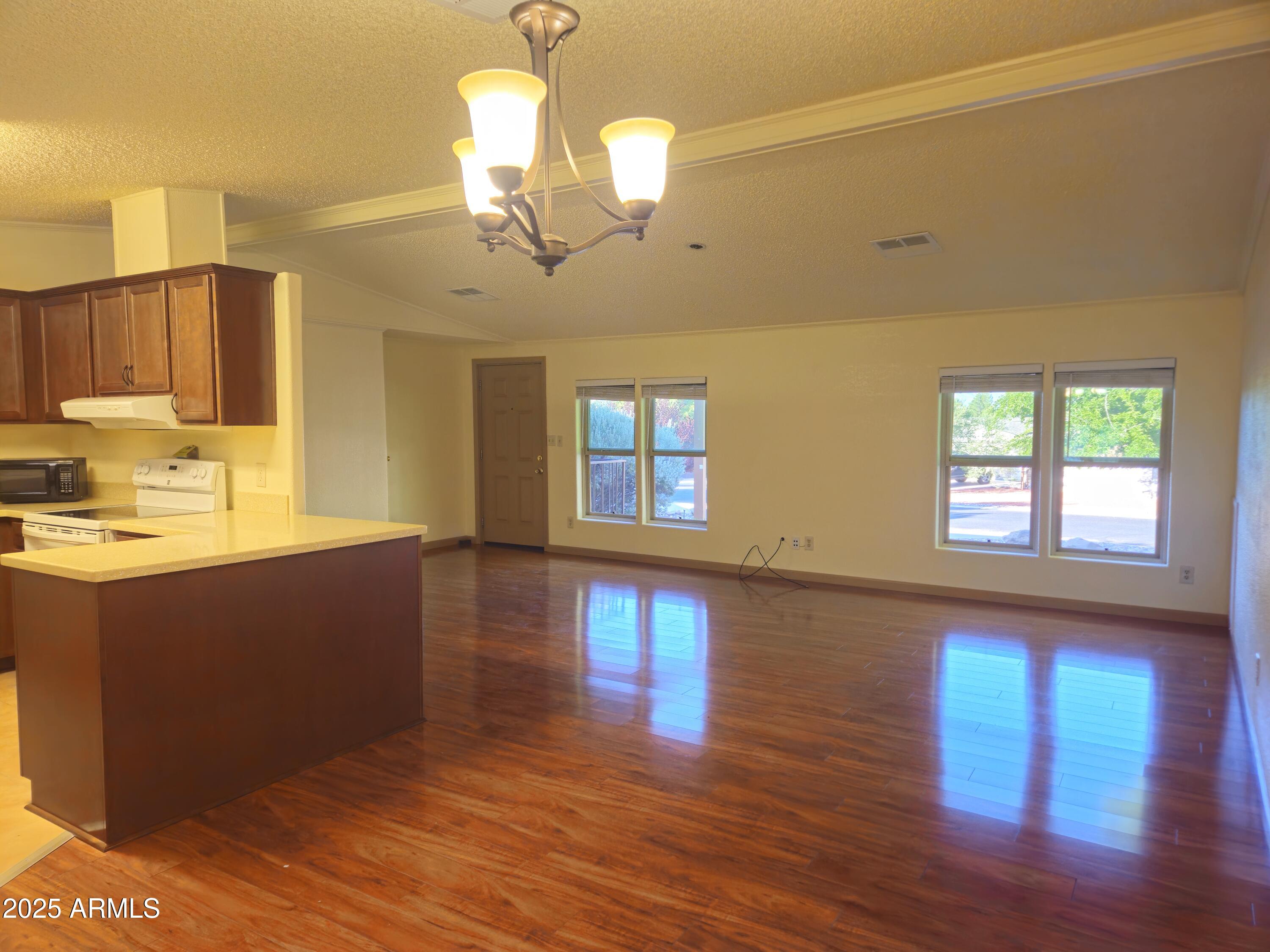 1) 63008-68c8979146708