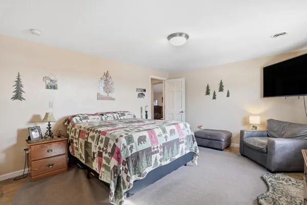 $399,900 | 38630 Woodview Lane, Le Center, MN 56057