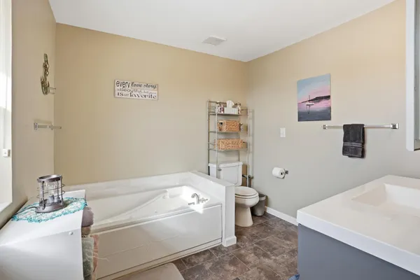 $399,900 | 38630 Woodview Lane, Le Center, MN 56057