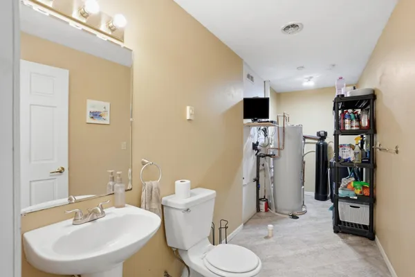 $399,900 | 38630 Woodview Lane, Le Center, MN 56057