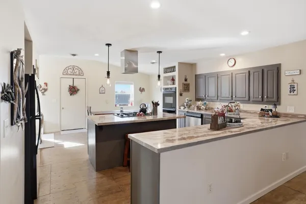 $399,900 | 38630 Woodview Lane, Le Center, MN 56057