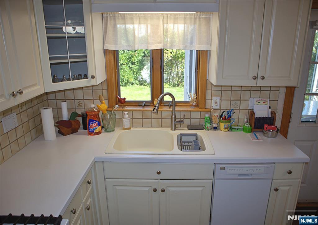 138 11th Street Wood-Ridge, NJ 07075 - Photo 10 of 30 Gallery Image 10