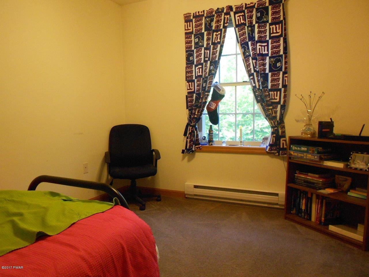 186 Sawmill Road Greentown, PA 18426 - Photo 27 of 42 17-2nd Bedroom