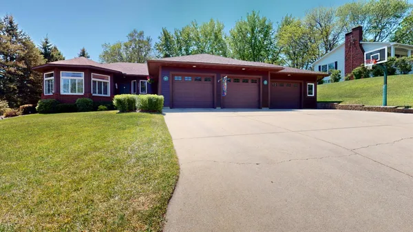 $509,900 | 1401 Martin Road, Albert Lea, MN 56007