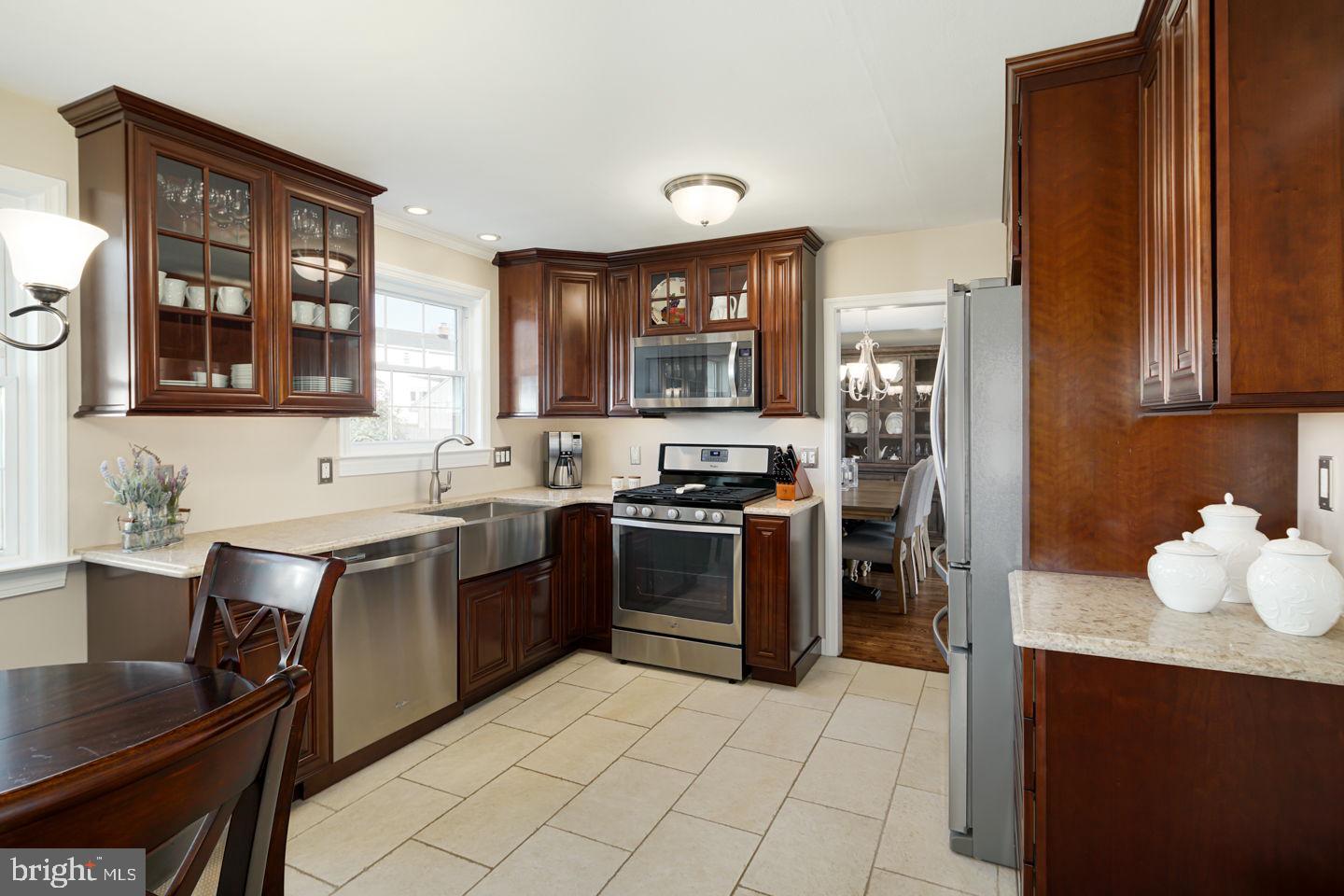 18 Hamilton Road Marlton, NJ 08053 - Photo 12 of 34 42" cabinets w/pantry & coffee center
