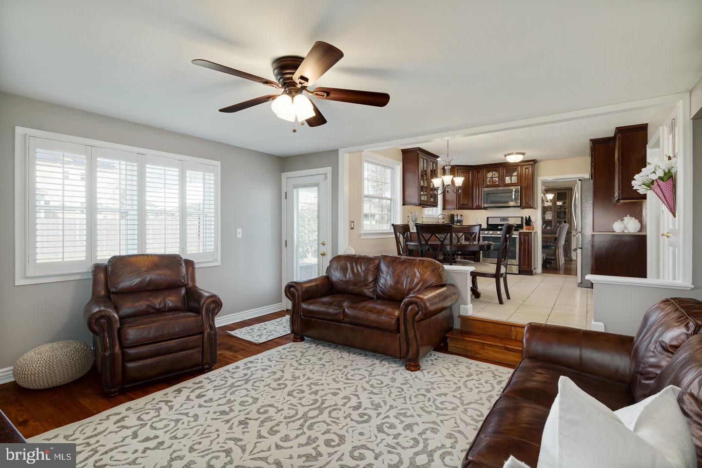 18 Hamilton Road Marlton, NJ 08053 - Photo 14 of 34 Family room w/access to rear yard