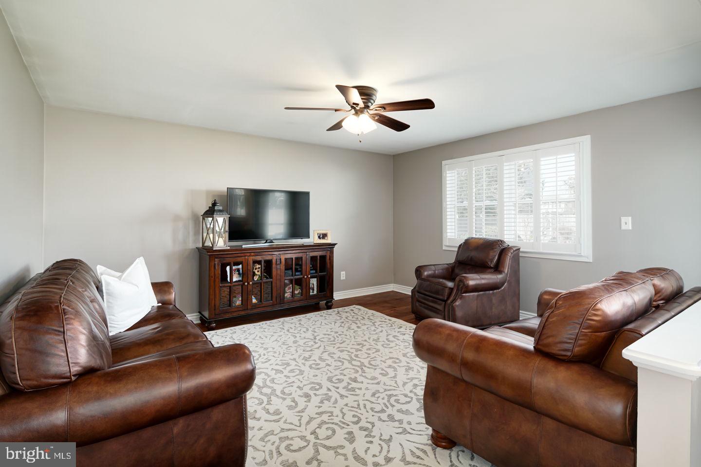 18 Hamilton Road Marlton, NJ 08053 - Photo 15 of 34 Family room just off kitchen