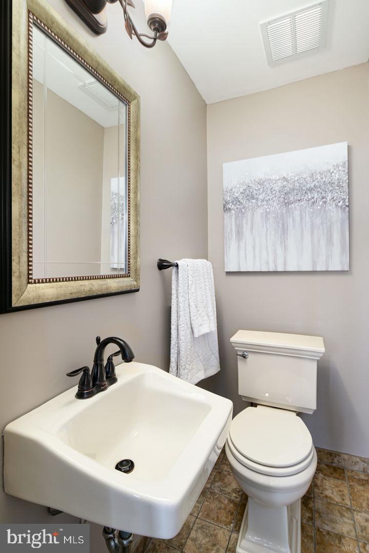 18 Hamilton Road Marlton, NJ 08053 - Photo 17 of 34 Half bath on main level just off family room