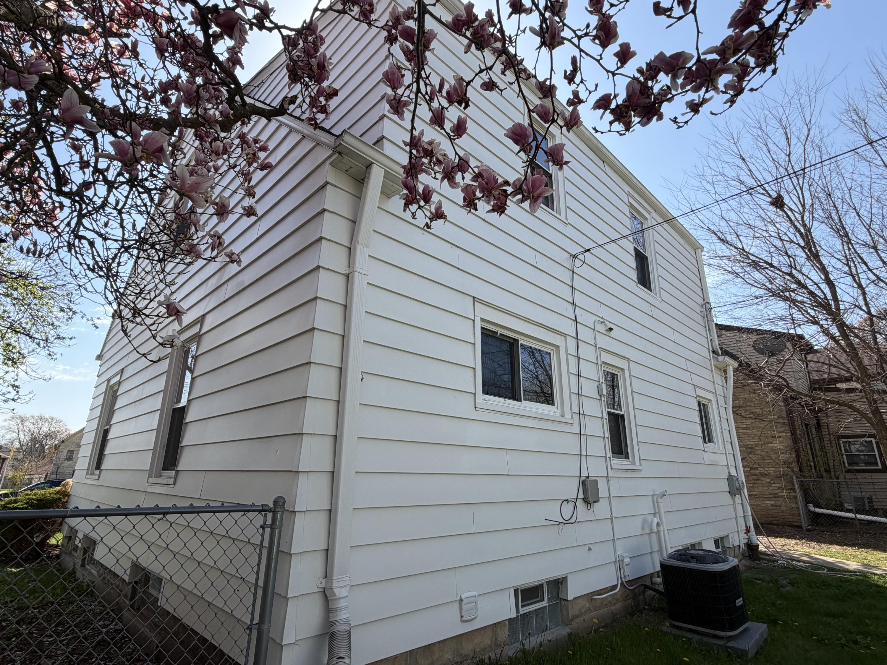 3847 North 55th Street Milwaukee, WI 53216 - Photo 7 of 65 IMG_1655