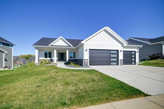 $679,900 | 6612 Vista Windsor Wi 53598, Windsor, WI 53598