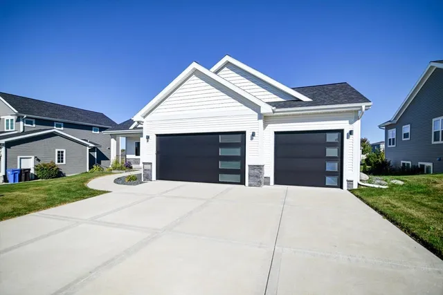 $679,900 | 6612 Vista Windsor Wi 53598, Windsor, WI 53598