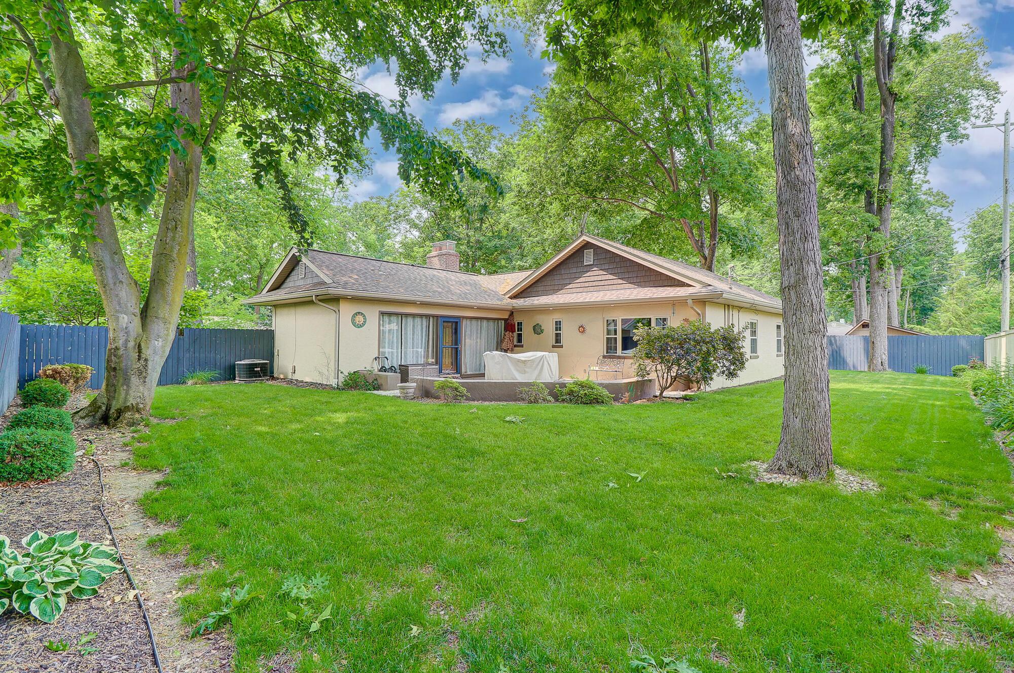 3044 Herrick Road Columbus, OH 43221 - Photo 25 of 36 026