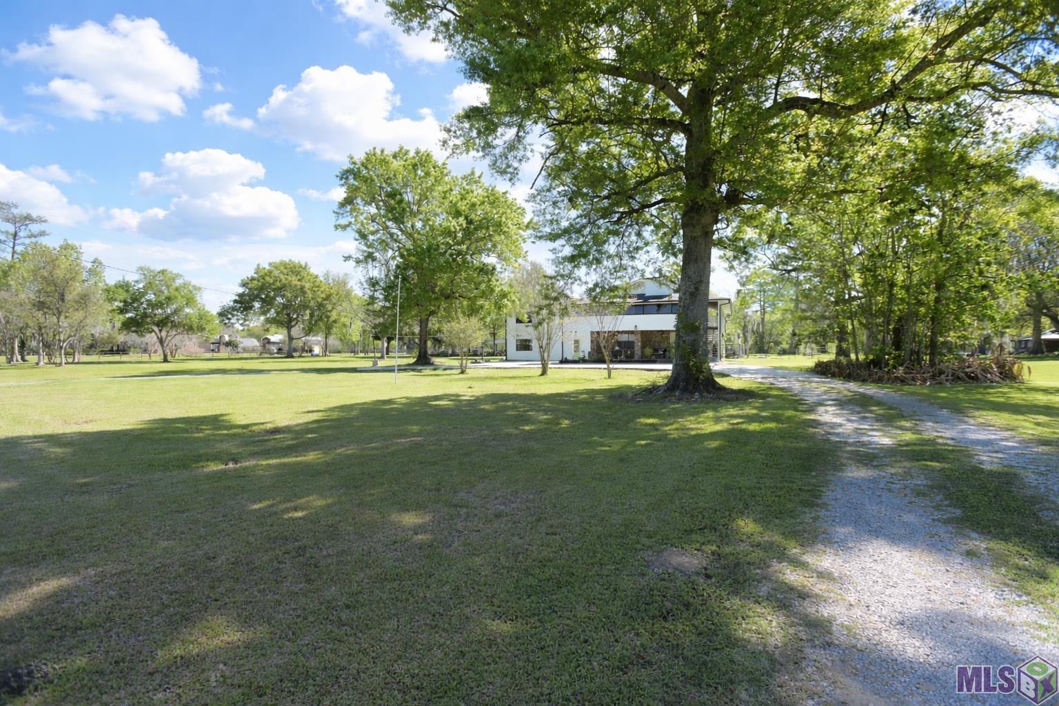1031 Bayou Blue Bypass Road Thibodaux, LA 70301 - Photo 2 of 26