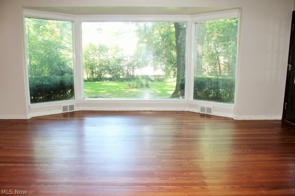 3359 Hollister Road Cleveland, OH 44118 - Photo 5 of 15
