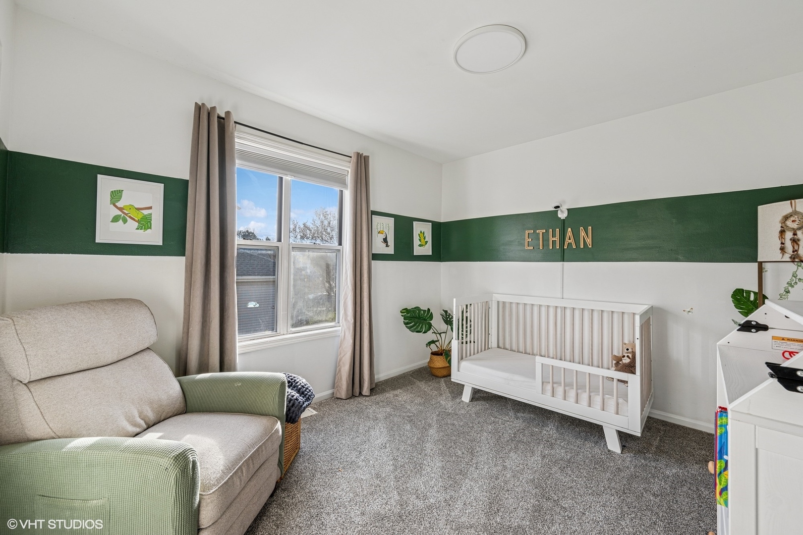 512 Braemar Lane Barrington, IL 60010 - Photo 15 of 24 a living room with furniture and a window
