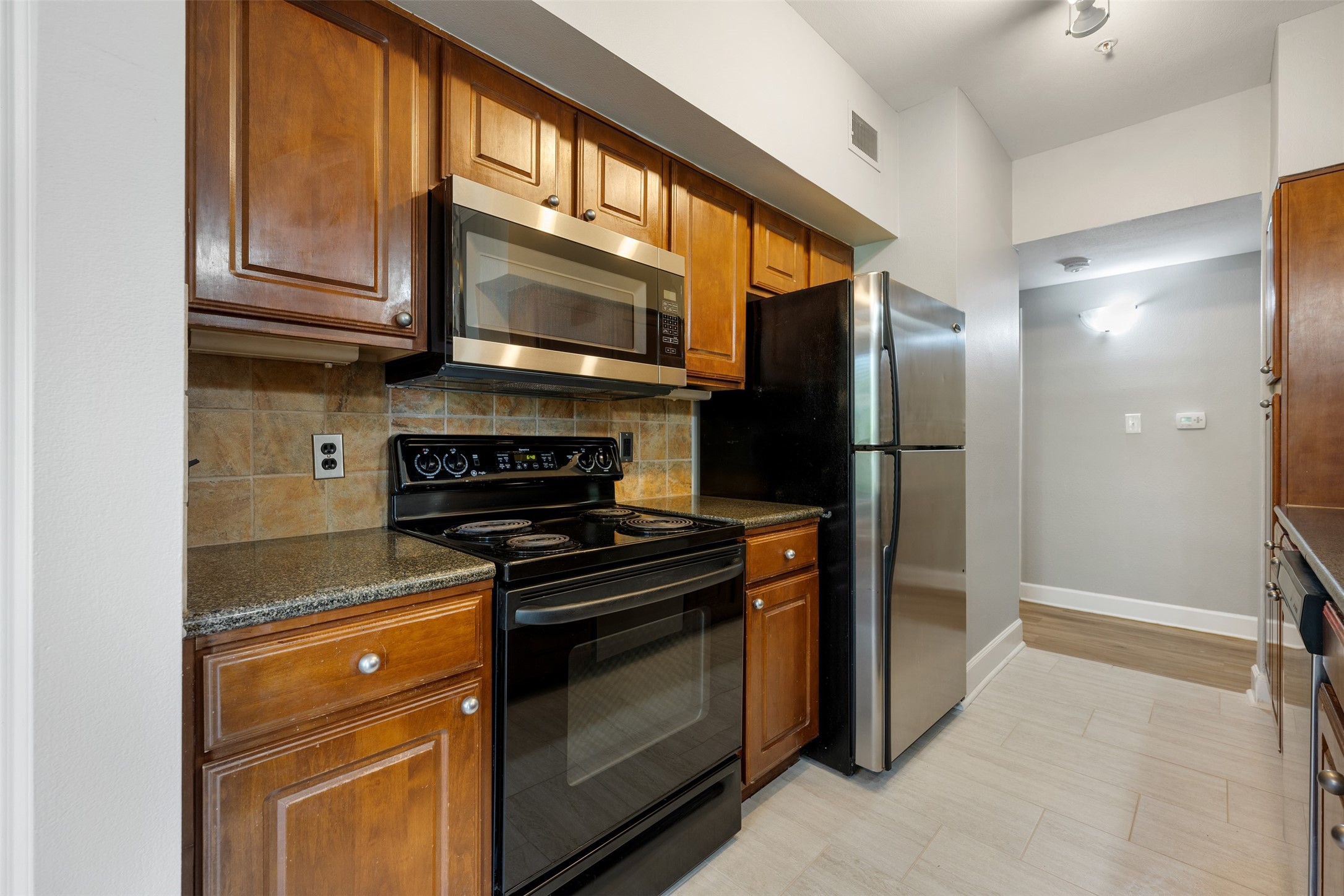 7701 Rialto Boulevard, Unit 1433 Austin, TX 78735 - Photo 10 of 31
