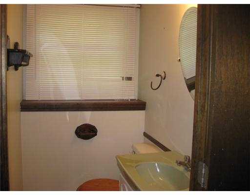 45 Old Pine Road Narragansett, RI 02882 - Photo 8 of 12 Bathroom.
