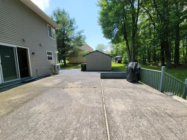 $355,000 | 107 Birchwood Road, Blakeslee, PA 18610
