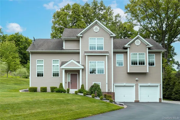 $675,000 | 38 Dogwood Road, Hopewell Junction, NY 12533