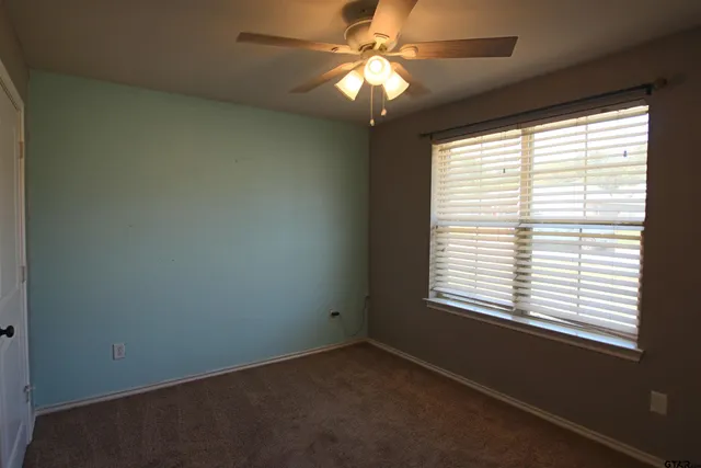 $1,895 | 203 Msn Crst Circle, Lindale, TX 75771