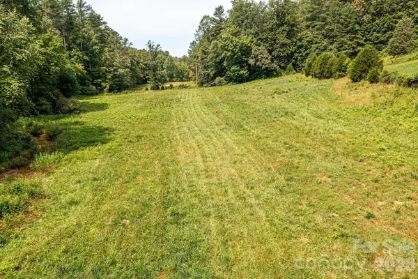 $689,500 | 5595 Cloverfield Place, Boomer, NC 28606