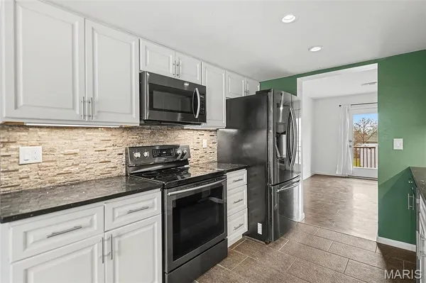 $225,000 | 202 King Drive, Unit B, St. Charles, MO 63303