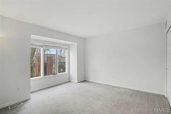 $225,000 | 202 King Drive, Unit B, St. Charles, MO 63303