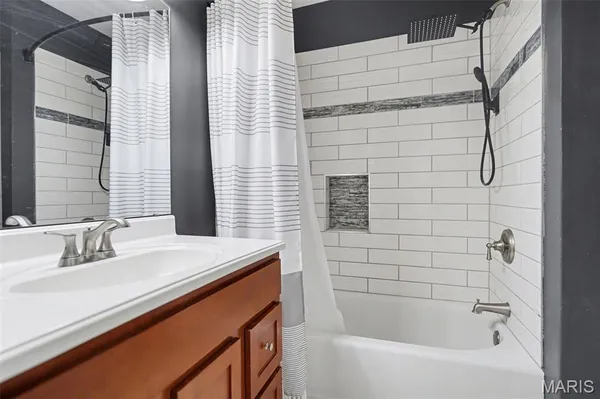 $225,000 | 202 King Drive, Unit B, St. Charles, MO 63303