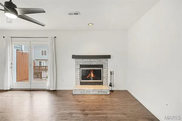 $225,000 | 202 King Drive, Unit B, St. Charles, MO 63303