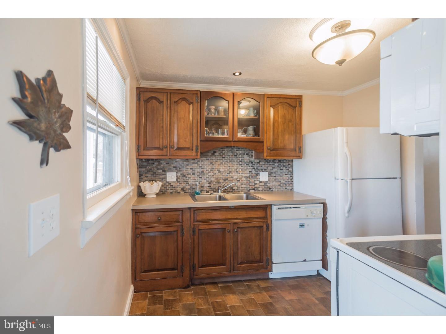 108 Beech Road Wallingford, PA 19086 - Photo 11 of 25 Kitchen