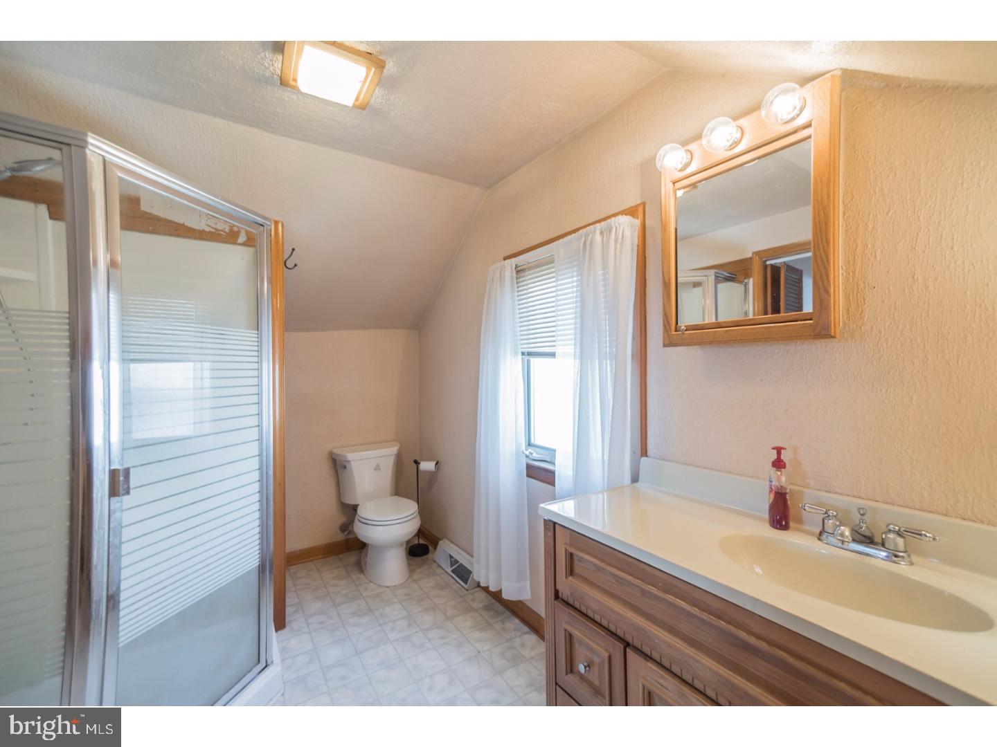 108 Beech Road Wallingford, PA 19086 - Photo 22 of 25 Bathroom