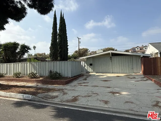 $4,000 | 3355 Kallin Avenue, Long Beach, CA 90808