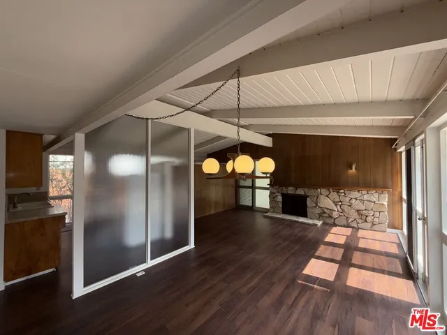 $4,000 | 3355 Kallin Avenue, Long Beach, CA 90808