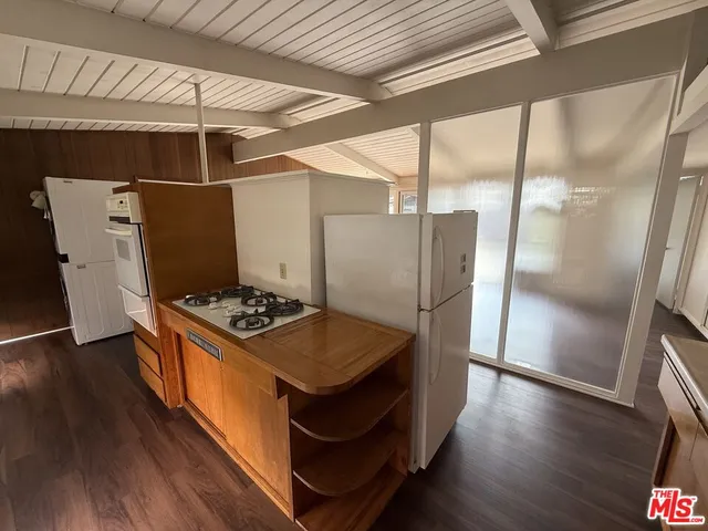 $4,000 | 3355 Kallin Avenue, Long Beach, CA 90808