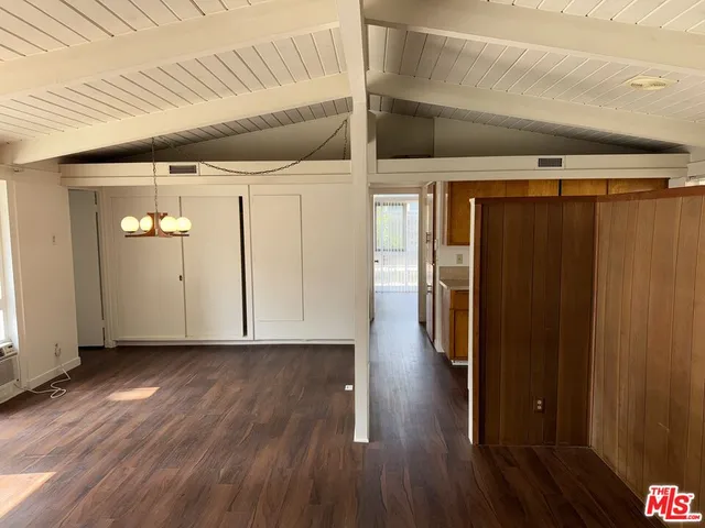 $4,000 | 3355 Kallin Avenue, Long Beach, CA 90808