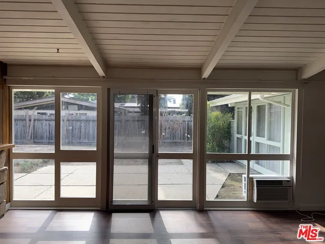 $4,000 | 3355 Kallin Avenue, Long Beach, CA 90808