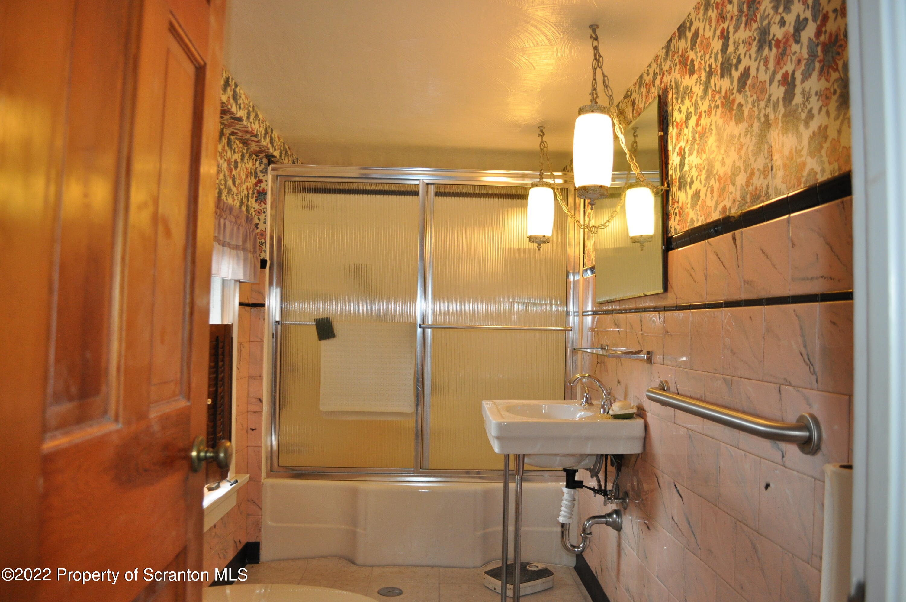 50 Hamlin Road Montrose, PA 18801 - Photo 23 of 34 2nd Fl Bathroom