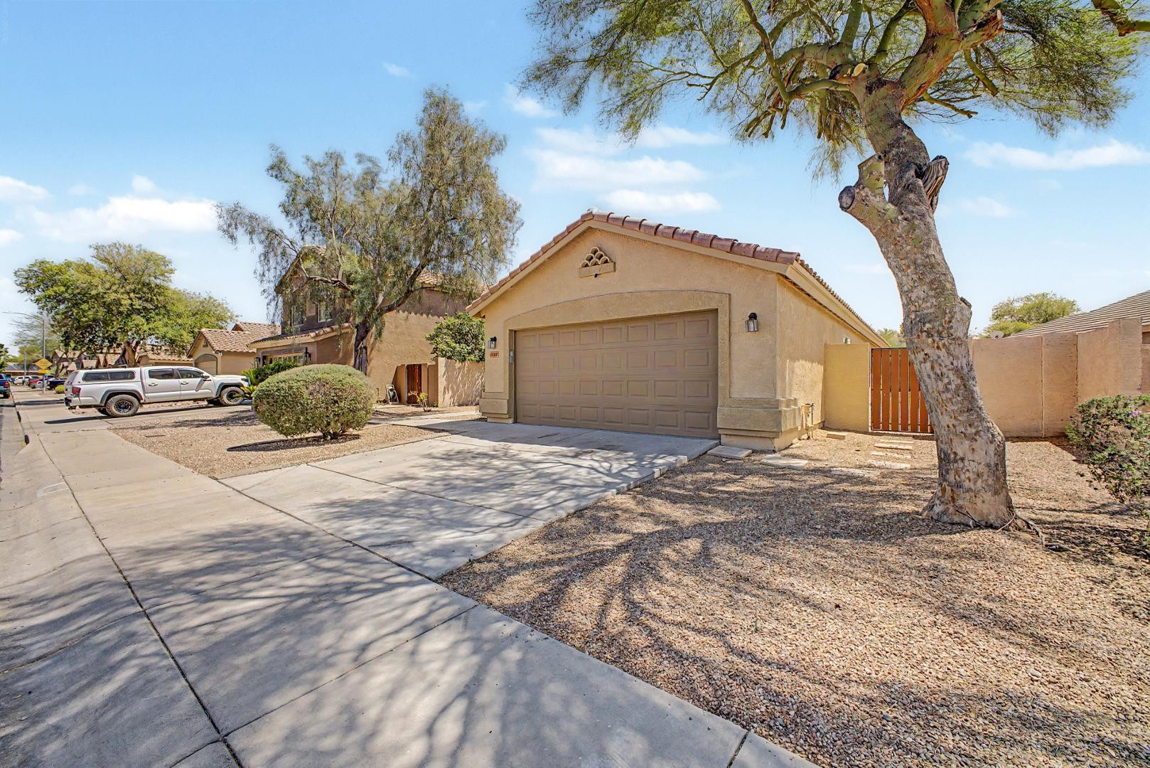 7043 West Phelps Road Peoria, AZ 85382 - Photo 3 of 32 Photo #3